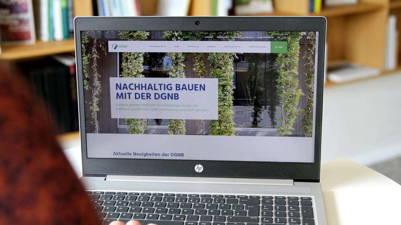 Laptop arbeiten DGNB