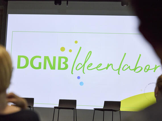 Foto eines Bildschirms mit Visual zum DGNB Ideenlabor