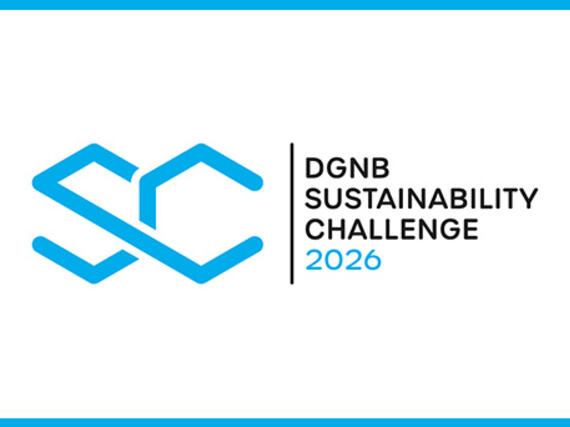Das Bild zeigt das Logo der DGNB Sustainability Challenge auf weißem Hintergrund in einem blauen Rahmen